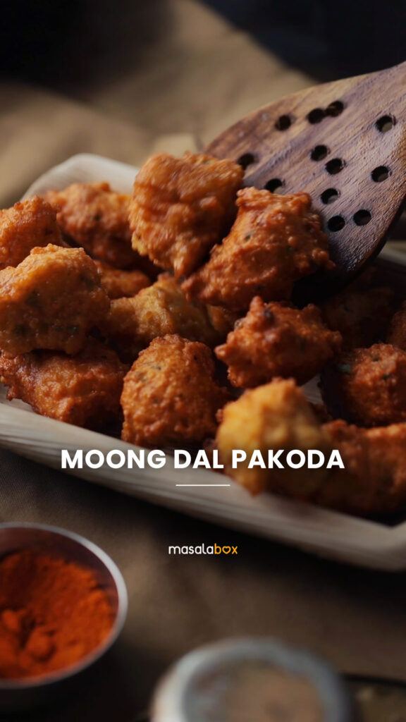 Moong Dal Pakoda Recipe