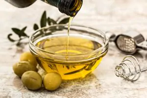 Olive Oil – Benefits, Uses, Nutrition, Types and Ways to use